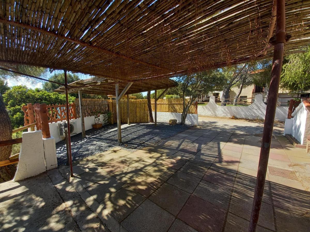 Apartments Casa Vacanze Porto Pino Exteriör bild