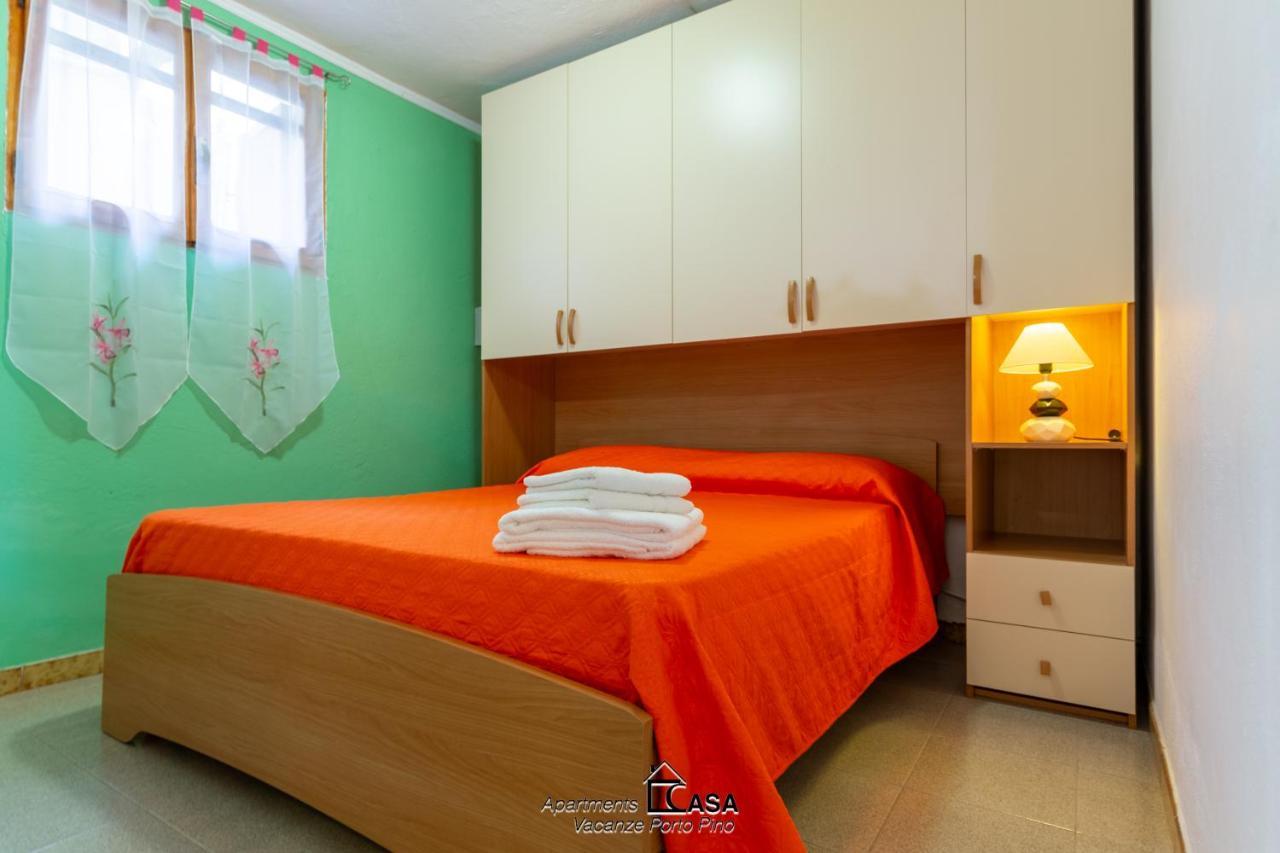 Apartments Casa Vacanze Porto Pino Exteriör bild